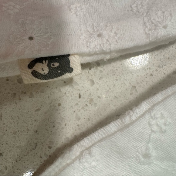 Rabbit and bear eyelet lace pester pan collared girls top - Picture 4 of 9